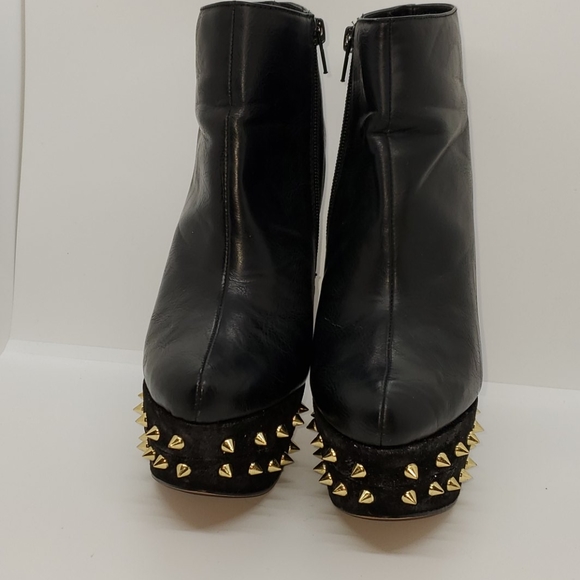 Wild Pair Allie WP Studded Platform Bootie - Picture 2 of 6